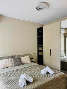 Brand New Apartment next to Varkiza Beach