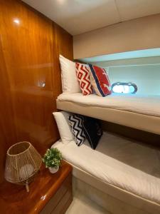 Gorgeous Yacht with 3 bedrooms 2 bathrooms