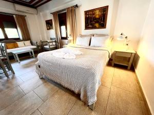 Pantheon Apartments & Studios