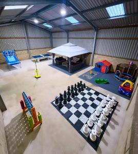 Luxury House on Private Estate with Hot tub and Play Barn