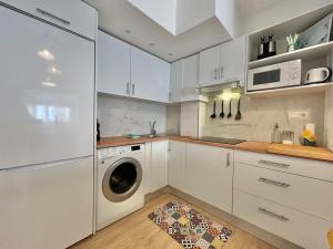 Peña 7 Apartment by Pineapple Homes