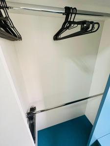Apt 504 Luxury Design with Parking - Near Arena Airport