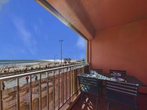 Appartement 2 pièces climatisé en front de mer au Grau dAgde avec terrasse et accès direct à la plage - FR-1-423-275