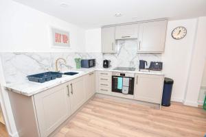 Spacious 1BED Mezzanine Apartment in Central Leeds