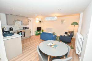 Spacious 1BED Mezzanine Apartment in Central Leeds