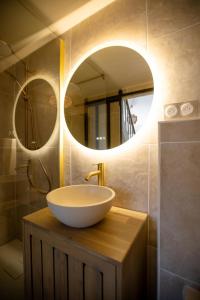 Suite Marrackech, Sauna, Jaccuzi , Piscine, vélo, Ardèche