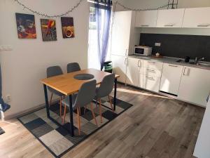 Comfort Apartment for 6 & Loggia & Free Parking