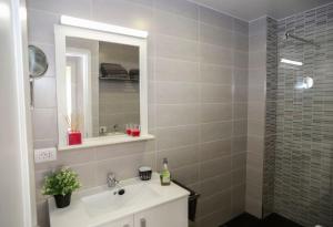Lovely apartment , center,near beach Parking free
