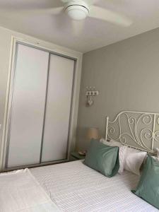 Lovely apartment , center,near beach Parking free