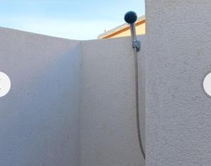 Di fronte al faro
