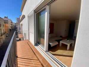 Apartamento con terraza frente al mar