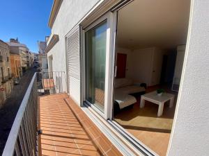 Apartamento con terraza frente al mar