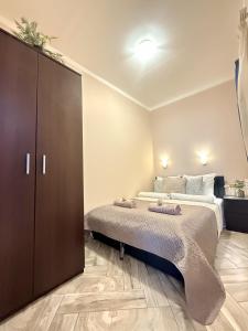 Fashion Street Spacious 2 Bedroom Apartment