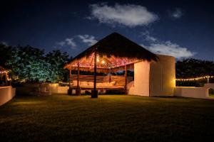 Romantic Luxury Villa with Rooftop Jacuzzi - 50m from Beach