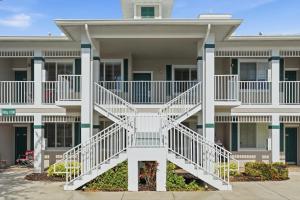 #1223 - Sleeps 6 - Lake and Landscape View