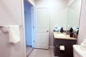 Savanna Breeze | Modern 3BR | Near YYC Airport