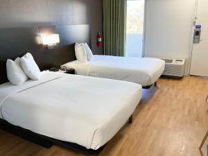 Studio 6 Extended Stay - Columbus, GA -Downtown