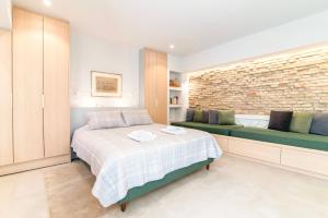 AVLI Central Athens Hideaway Walk toAttractions
