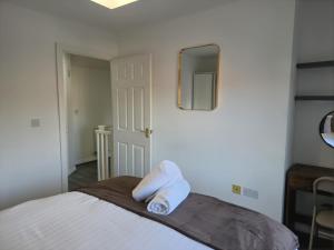 Secluded 2-Bed Detached Home with Free Parking