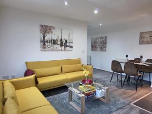 Secluded 2-Bed Detached Home with Free Parking