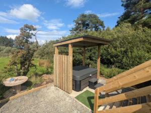 The Truck with private hot tub - Forest View