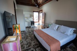 Beachfront Studio with Pool Caponga