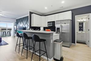 Modern Condo at 11mm in Sunrise w PWC & Boat Slip