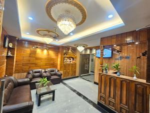 Railview Premium- Nr Railway Station Gate No 6