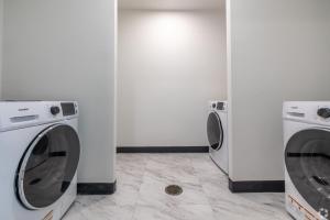 1 - Serenity Suite - 1 - Reese Tower