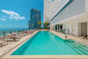 Beautiful Waterview 3BR Brickell