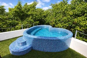 Romantic Luxury Villa with Rooftop Jacuzzi - 50m from Beach