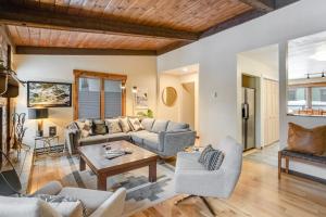 West Vail Mountain Escape & Kinnikinnick Sunshine House