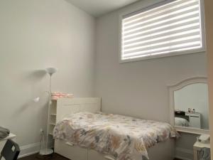 C-Spacious n bright low-level room near Yonge-Finch - Willowdale Grand Residence
