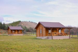 Wooden houses - Natenane
