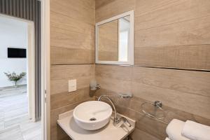 Ana Rent - Departamento Hasta 4 personas, cálido en Vicente López, 100 m del tren, a minutos de CABA