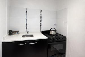 Ana Rent - Departamento Hasta 4 personas, cálido en Vicente López, 100 m del tren, a minutos de CABA