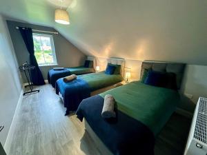 4 Bedroom Forest View House & Hot Tub sleeps 9