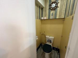 Les Roitelets "MARINE" Grand Appartement T4 Duplex 80m2 - Thème Marin - Classé 3 étoiles - Proche Centre-ville & Thermes - Tout Confort - Ménage et Linge de maison inclus