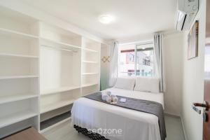 Apto em Cond. c Piscina a 110m da Praia VEM0306