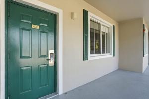 #522 - Golf Course Views -Second Floor Sleeps 4