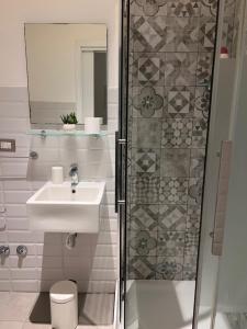 The Port Hub Naples - Nice Rooms & City Center