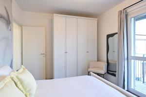 Lora Luxury Suite 6 free private parking, self check in