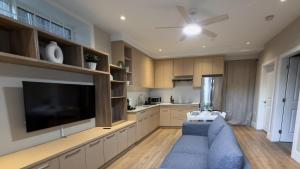 2Bed 1Bath in City, 20 min to BC Place FIFA 2026
