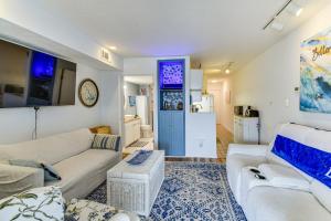 Boat and Relax on Smith Mountain Lake! Bright Condo