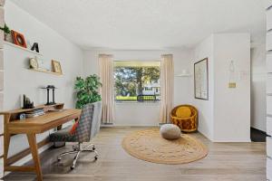 Stylish 3 BR Suite with Garage Parking