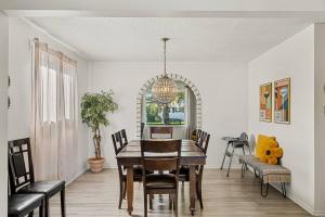 Spacious Group Home with 2 Suites