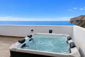 Terraza al Mar Jacuzzi y Vistas en Benitachell