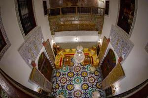 Qamar Riad - Soft Light, Quiet Stay