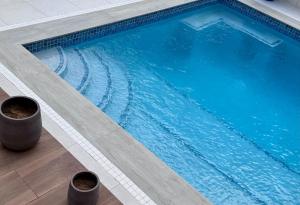 La Porta Della Casa - Sunset Pool Deck with 2 King Bedrooms