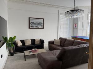 Luxury Victorian 5 bedroom apartment by Lady road apartments